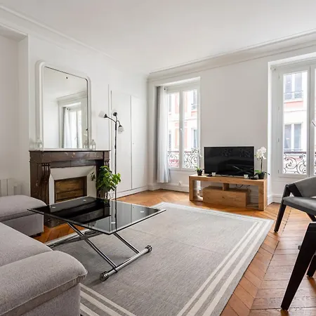 Apartament Big 2br Arc De Triomphe 4-6p Paryż