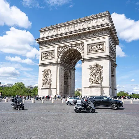 Big 2br Arc De Triomphe 4-6p * Paryż