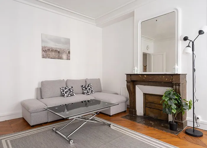 Big 2br Arc De Triomphe 4-6p Paris