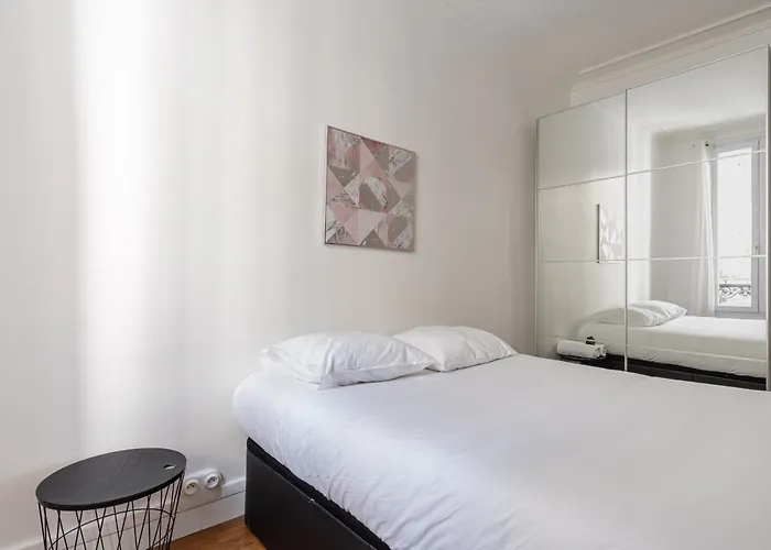 Big 2br Arc De Triomphe 4-6p Apartment Paris