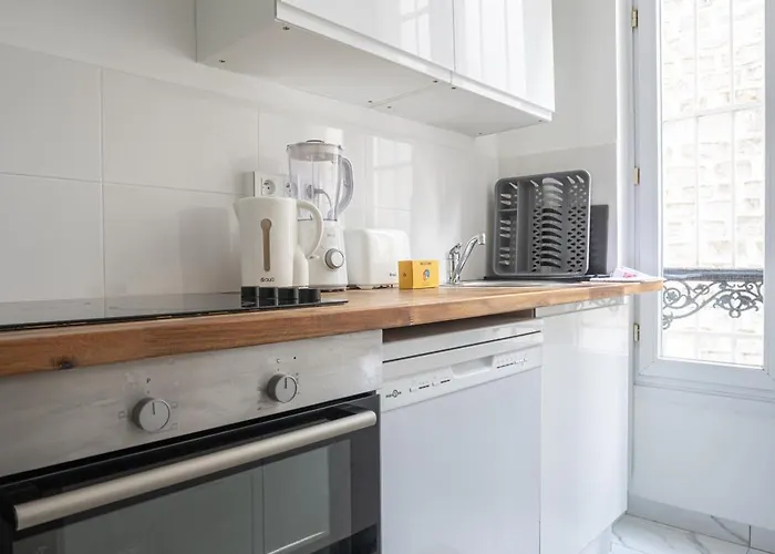 Appartement Big 2br Arc De Triomphe 4-6p Paris