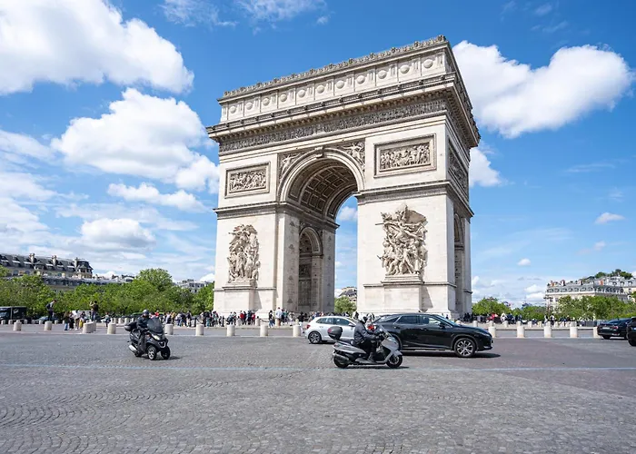 Big 2br Arc De Triomphe 4-6p * Paris