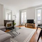 Apartament Big 2br Arc De Triomphe 4-6p Paryż