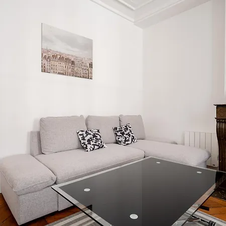 Апартаменты Big 2br Arc De Triomphe 4-6p